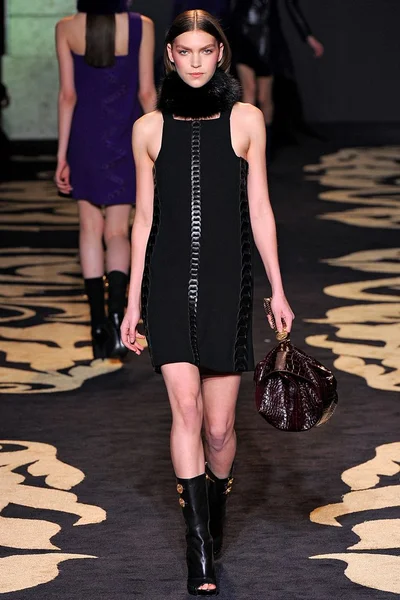 Look 25